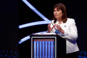 Patricia Bullrich, candidata presidencial por la coalición Unidos por el Cambio, habla durante un debate de candidatos presidenciales antes de las elecciones generales de octubre en Santiago del Estero, Argentina, el domingo 1 de octubre de 2023.