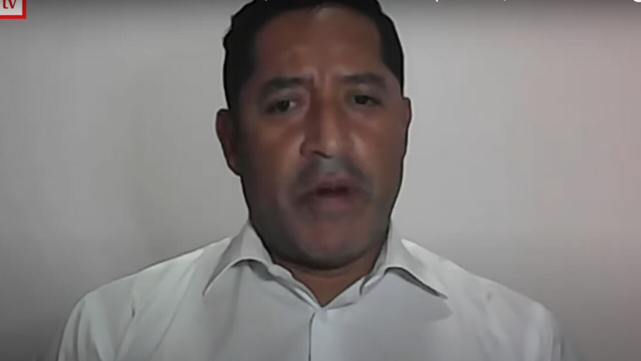 El defensor de Derechos Humanos y abogado, Alex Morales, quien forma parte del Movimiento Social por la Reconciliación y la Convivencia Sinergia, se ha convertido en el emisario de 279 extraditables detenidos.