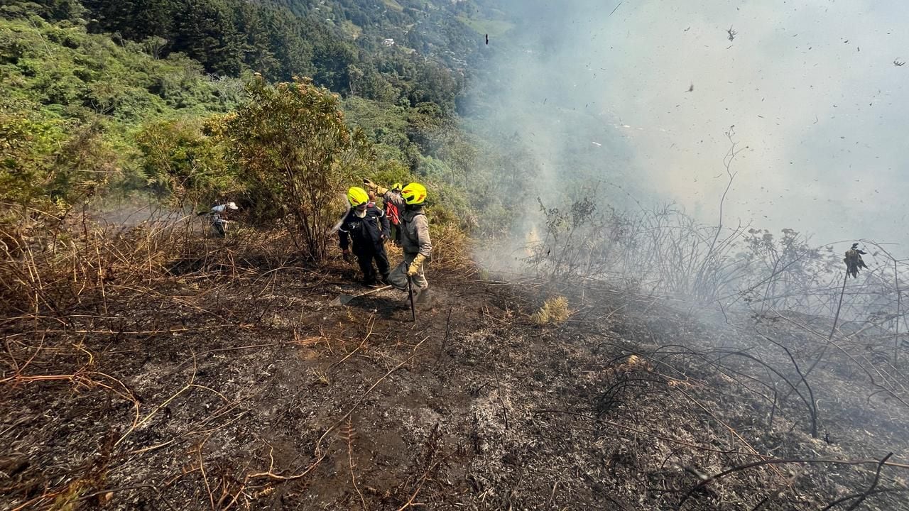 Incendio en el corregimiento Santa Elena de Medellín.