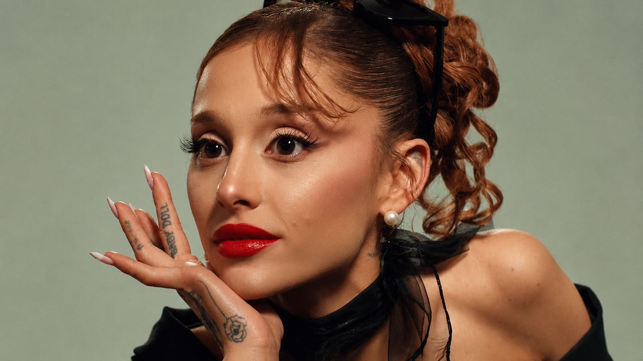 El estreno de su nuevo álbum Petal superó las dos millones de visualizaciones en su primer fin de semana en YouTube.