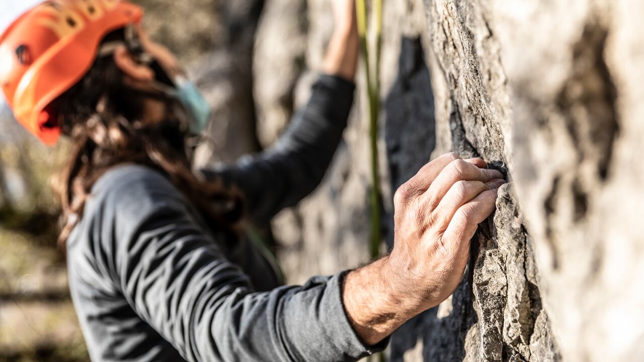 Un joven alpinista de 23 años murió al caer desde El Capitan, mientras realizaba una ascensión en solitario con cuerda