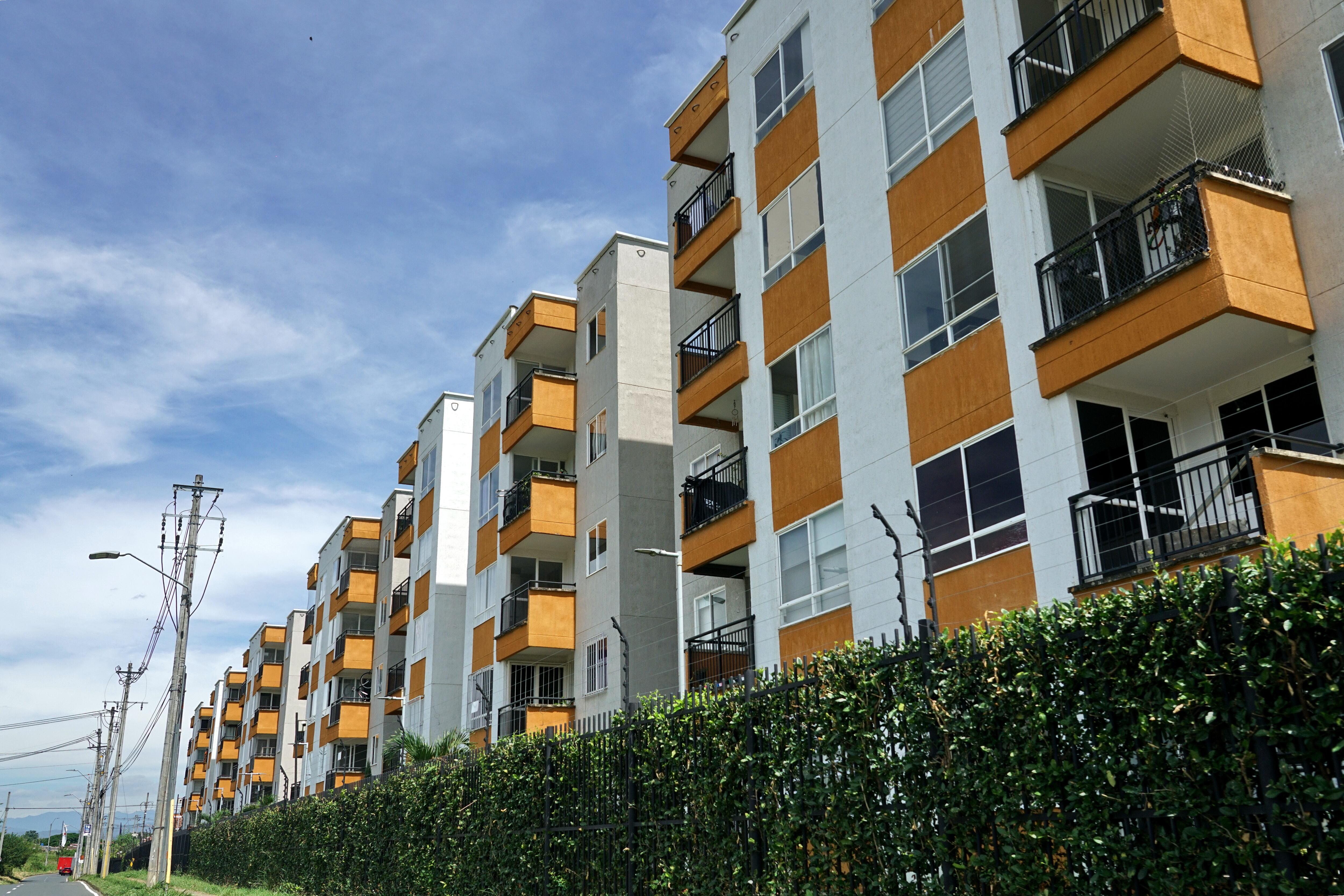 Jamundí municipio del departamento de Valle del Cauca, lucha por dejar el estigma de la violencia por el conflicto armado interno. Su clima y ubicación lo hacen ideal para proyectos de vivienda, sin dejar a un lado el "cholacao" una bebida típica de la región. Foto Jorge Orozco