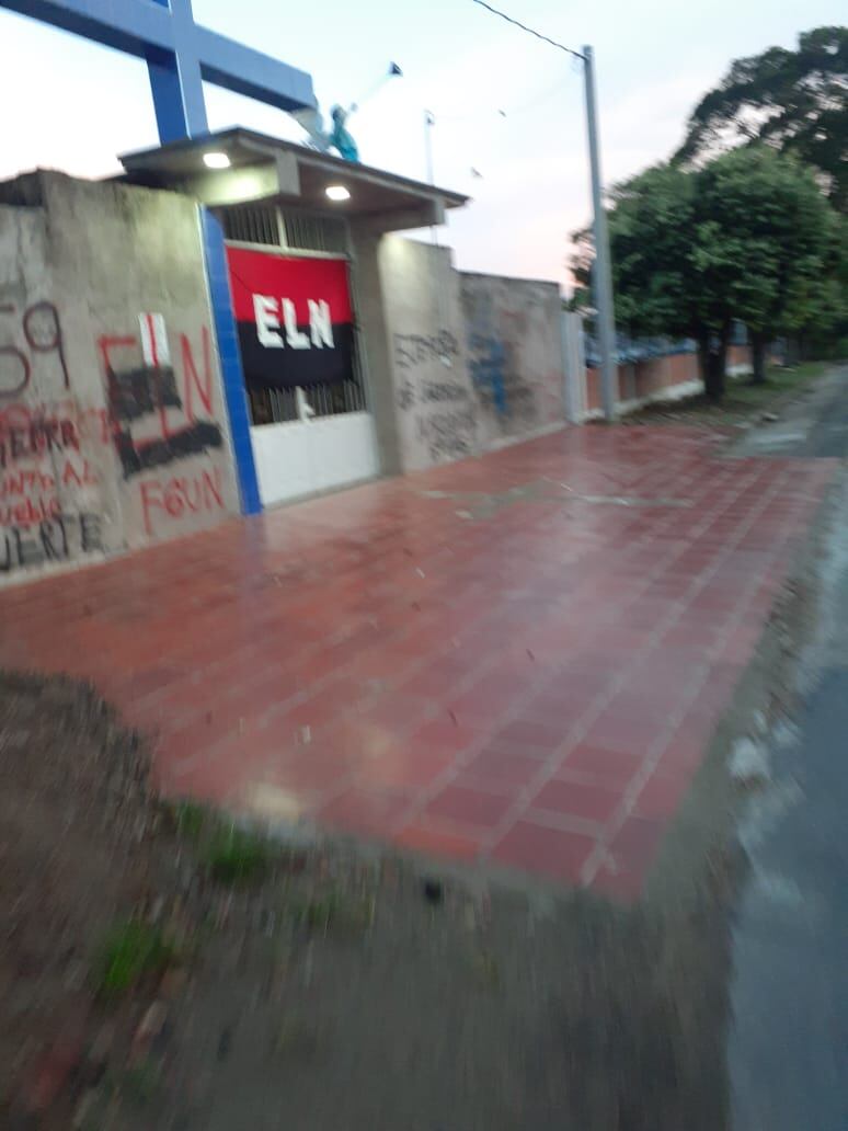 La policía de Cúcuta hace presencia en los diferentes puntos para verificar si se trata de elementos explosivos.