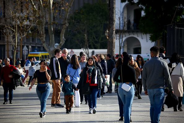 El 1 de agosto más cálido databa de 1942, cuando se registraron 24,6 ºC. Para agosto, la temperatura promedio en Buenos Aires se ubica entre 18 ºC y 9 ºC.