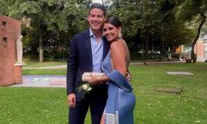 James Rodríguez captado con una mujer.