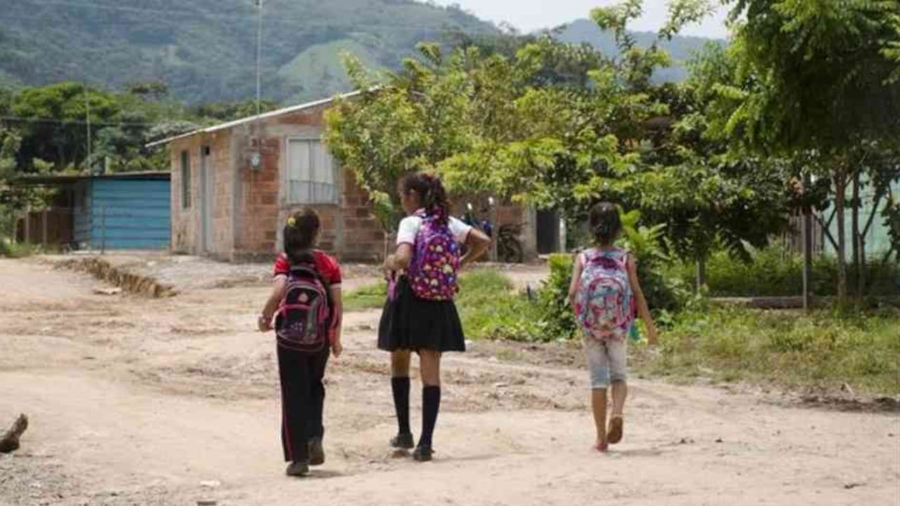 El Consejo Noruego para los Refugiados (NRC) indicó que en la región de El Catatumbo en Colombia se suspendieron las clases en 80 escuelas en el primer semestre de 2018.