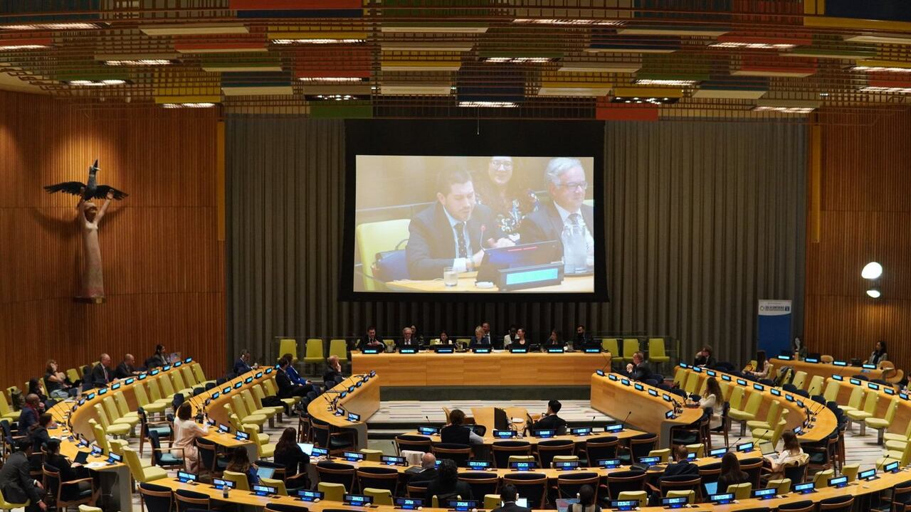 Exalcalde Óscar Escobar en conferencia internacional