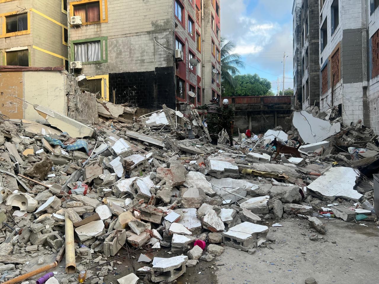 El edificio quedó reducido a escombros.