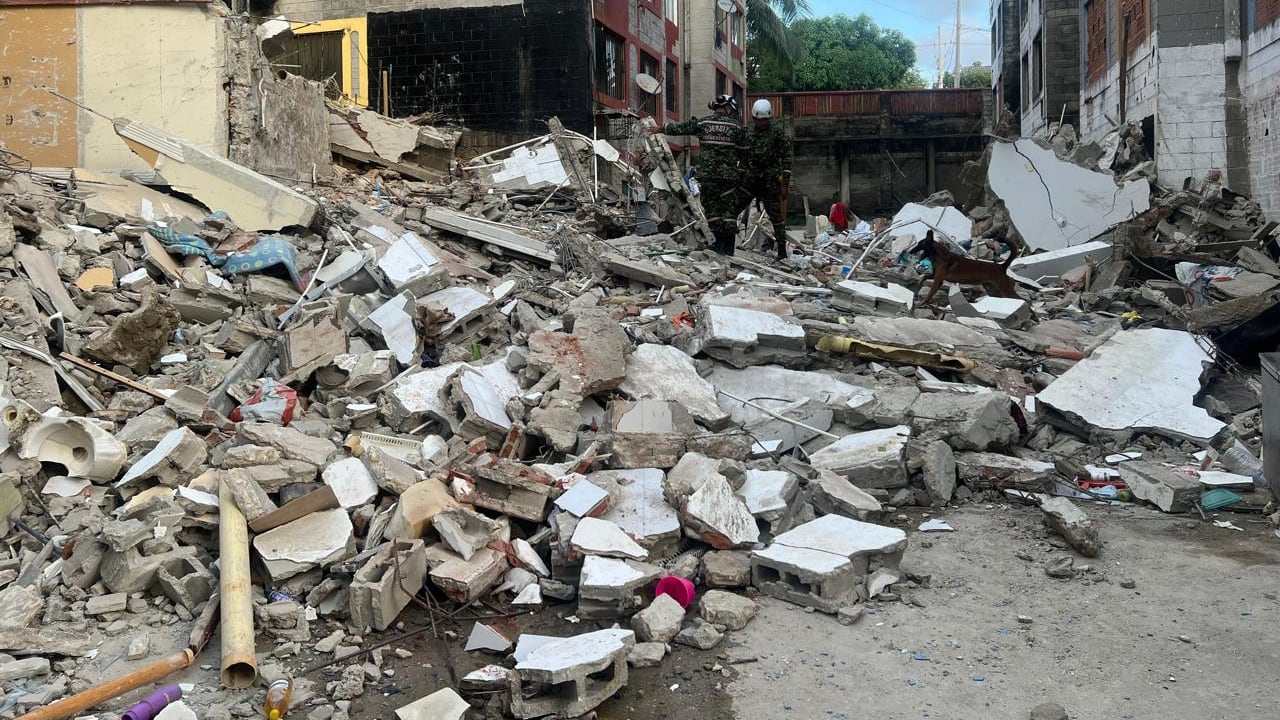 El edificio quedó reducido a escombros.