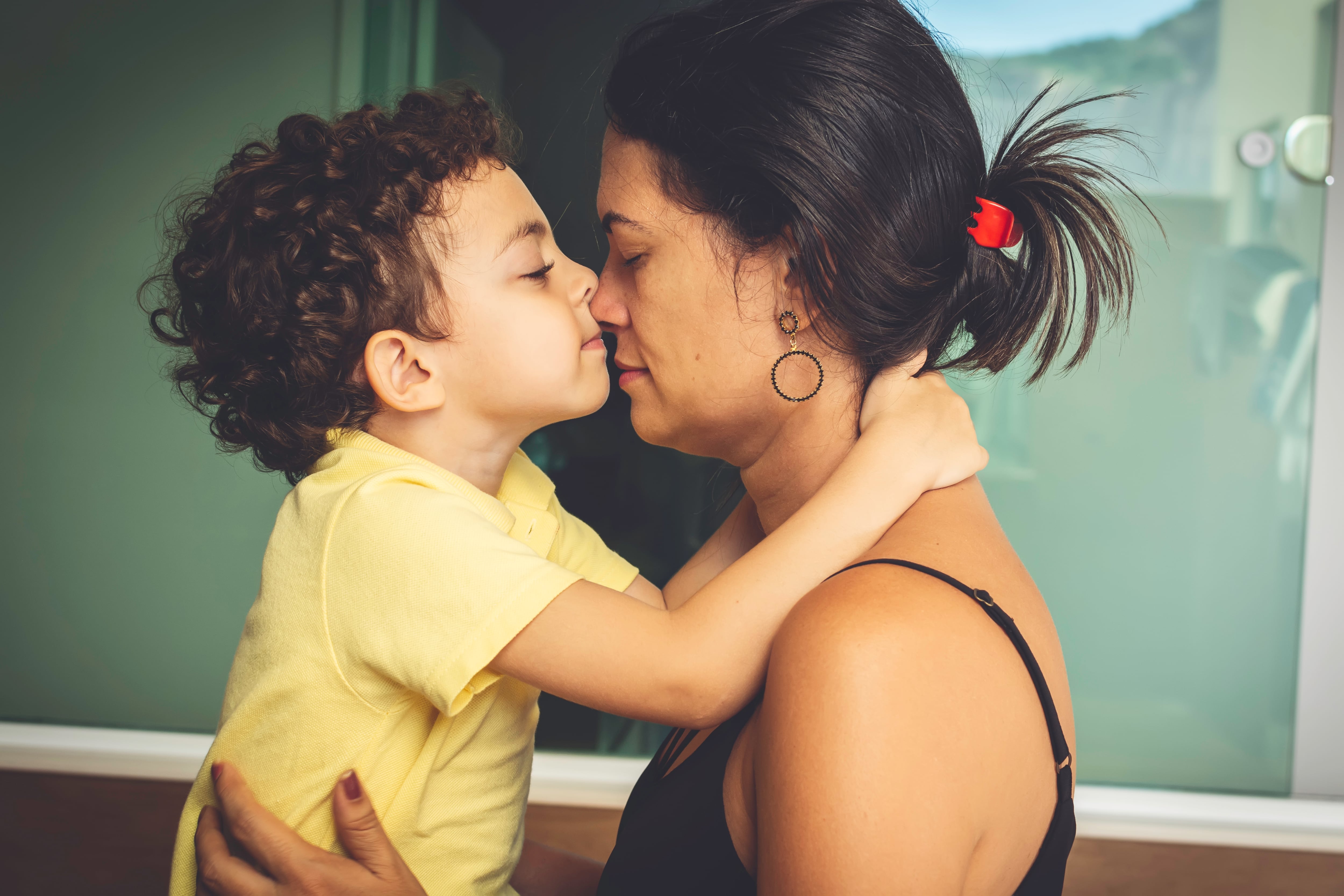 Los datos muestran que el impacto de la pandemia recayó de manera sustancial y desproporcionada sobre las madres solteras.