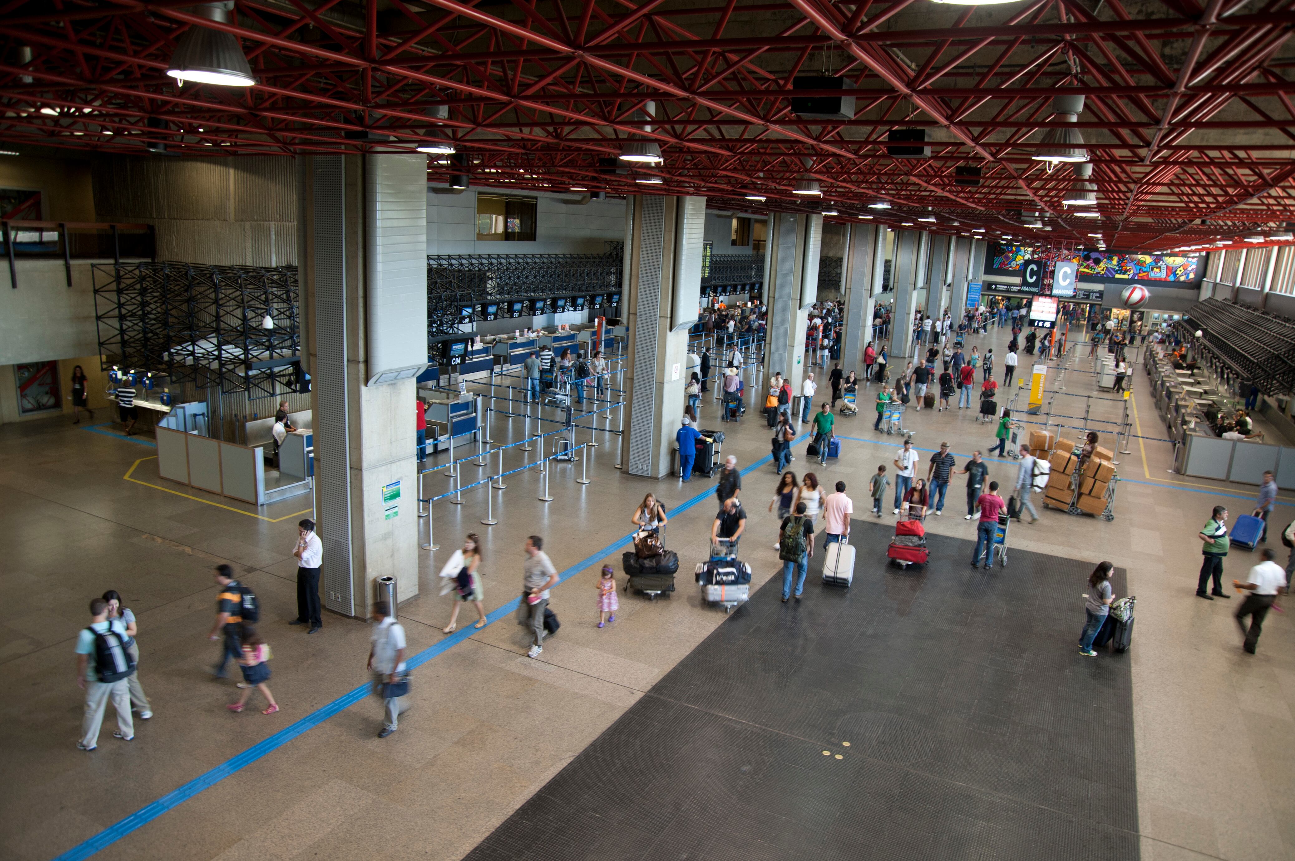 Aeropuerto Internacional Franco Monntoro en Guarulhos, Sao Paulo, Brasil (Foto de Paulo Fridman/Corbis vía Getty Images)