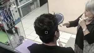 La mujer aseguró que desde hace un año sus hijos no contestaban por lo que pensó que su celular no funcionaba y lo mandó a arreglar.