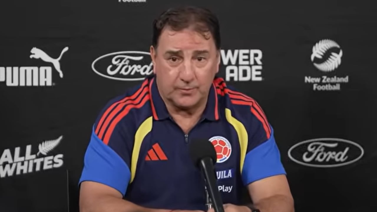 Néstor Lorenzo en la rueda de prensa previa al partido de la Selección Colombia contra Nueva Zelanda.
