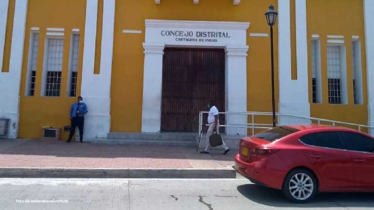 El Concejo Distrital de Cartagena es el encargado de adelantar la elección.
