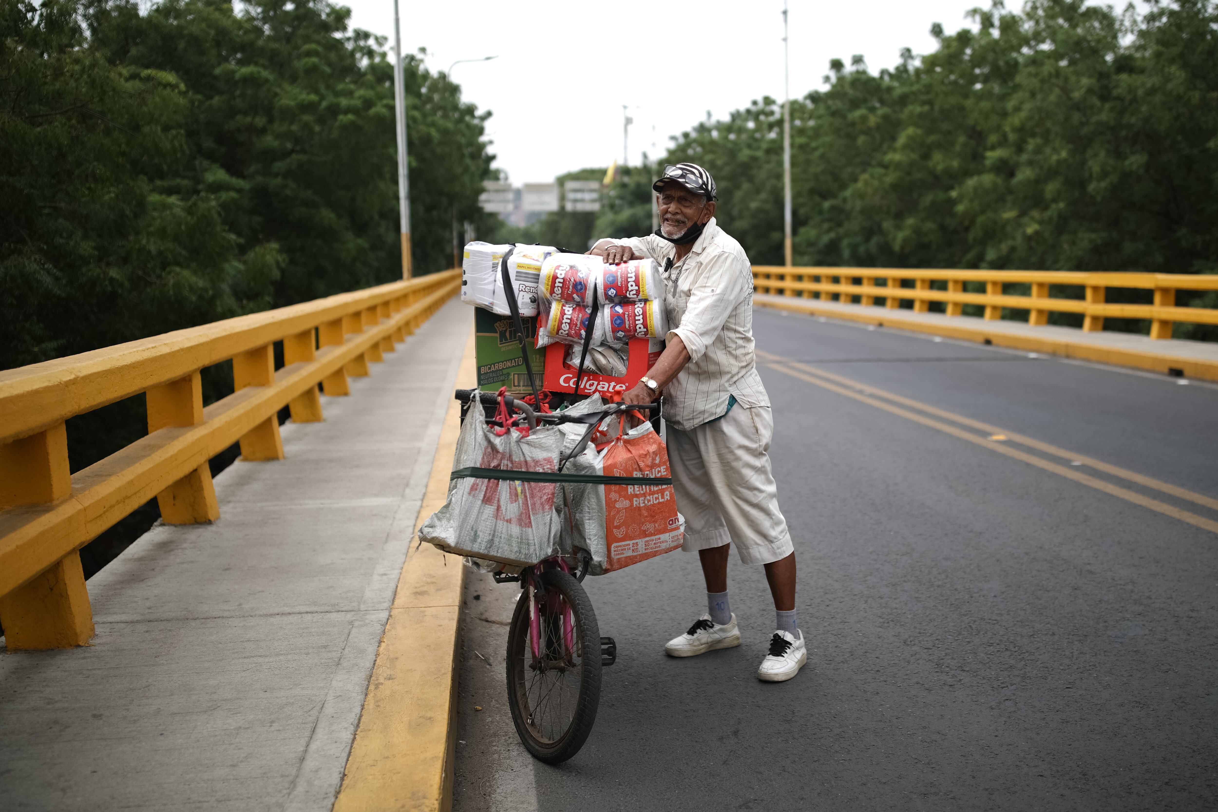 Frontera entre Colombia y Venezuela en Cucúta, Norte de Santander. Paso fronterizo.