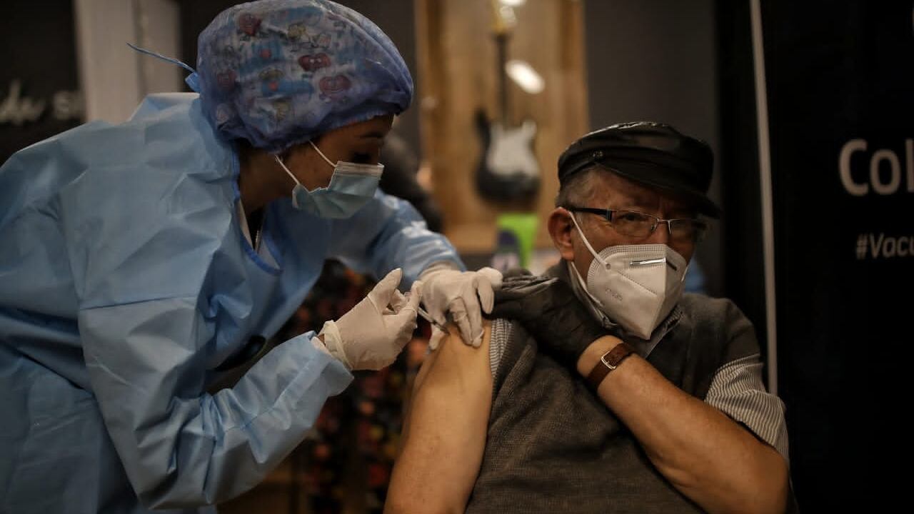 ¿La vacunación contra el coronavirus debería ser obligatoria?