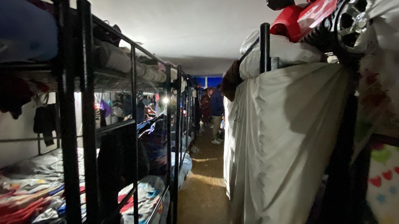 Los indígenas llegaron al hogar Buen Samaritano con la promesa de recibir ayudas del Gobierno, pero hace un año que no saben de ese apoyo.