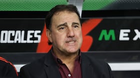 ARLINGTON, TEXAS - OCTOBER 11: Head coach of Colombia Nestor Lorenzo looks on during an international friendly match between Mexico and Colombia at AT&T Stadium on October 11, 2025 in Arlington, Texas. (Photo by Omar Vega/Getty Images)