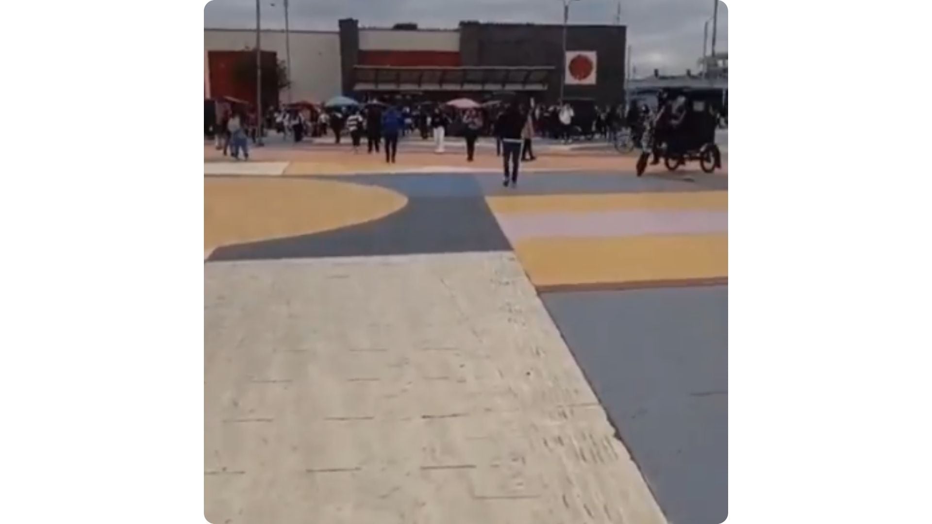 El Portal de las Américas permanece con afectaciones en su operación debido a la manifestación que bloquea la avenida Ciudad de Cali, en el suroccidente de Bogotá.