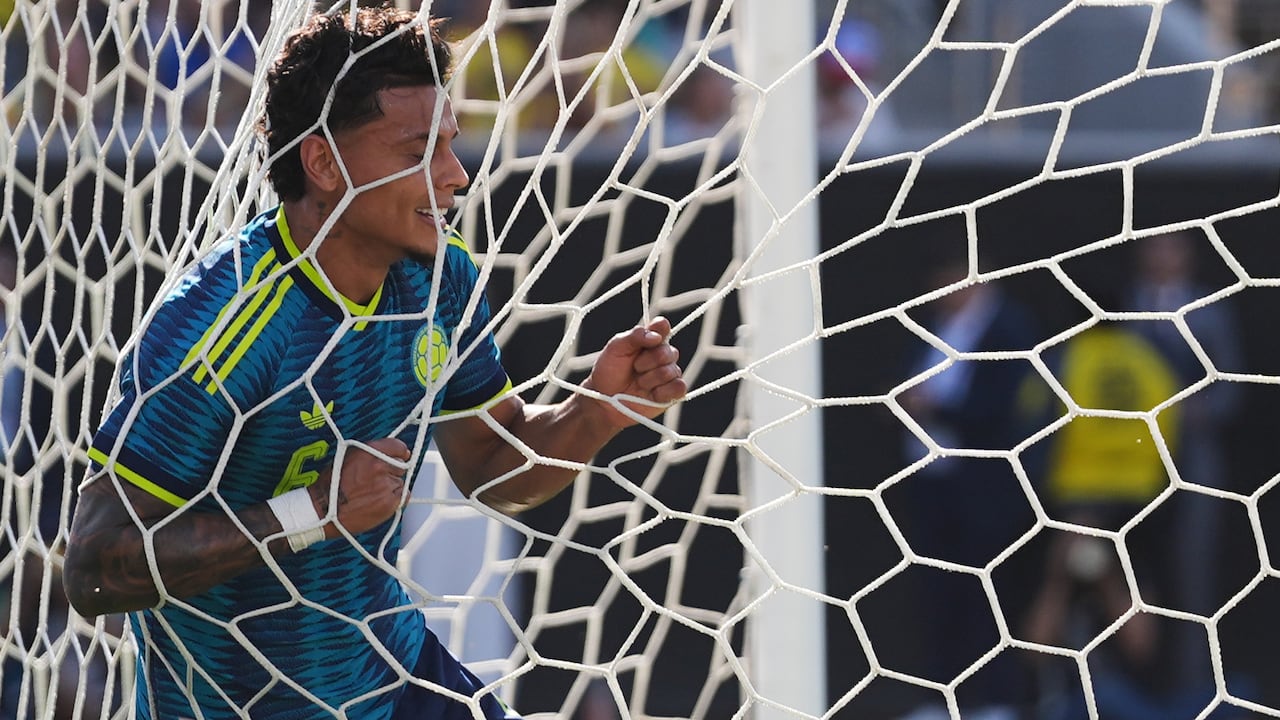 Richard Ríos reacciona a una ocasión perdida en el amistoso de Colombia vs. Jordania.
