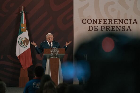 El presidente de México, Andrés Manuel López Obrador, dijo este lunes que propondrá a los jóvenes una lista de diez canciones capaces de competir con los narcocorridos, en momentos en que el polémico género vive un auge internacional. Photographer: Luis Antonio Rojas/Bloomberg via Getty Images