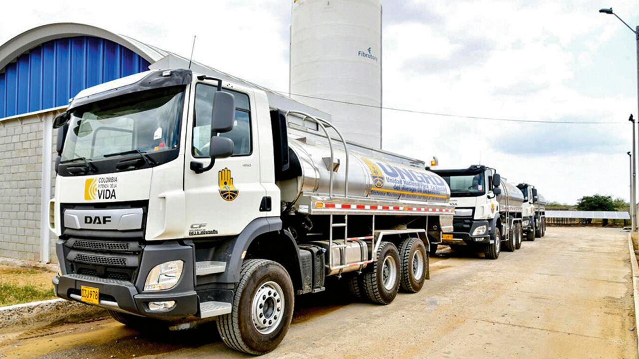 Carrotanques de la UNGRD.