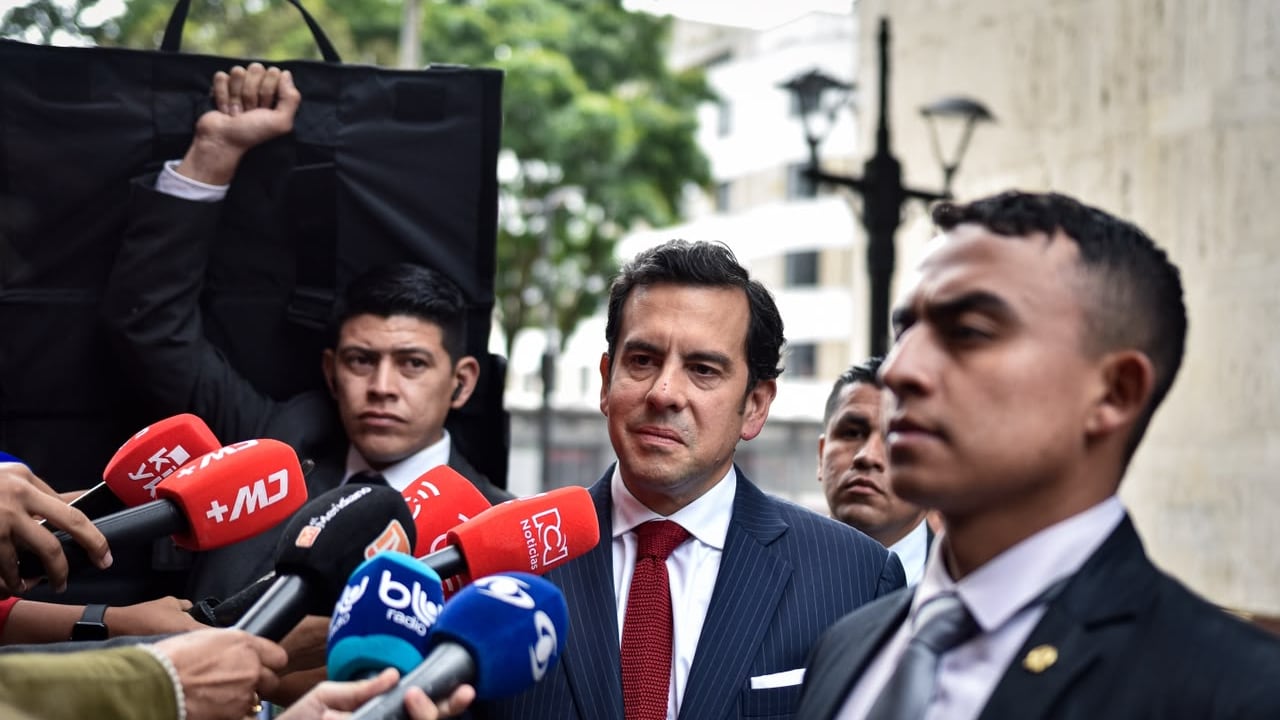 El ministro del Interior designado, Rodrigo Lara, indicó que “todos los gobiernos quieren que baje la tasa de interés; a veces no se puede”.