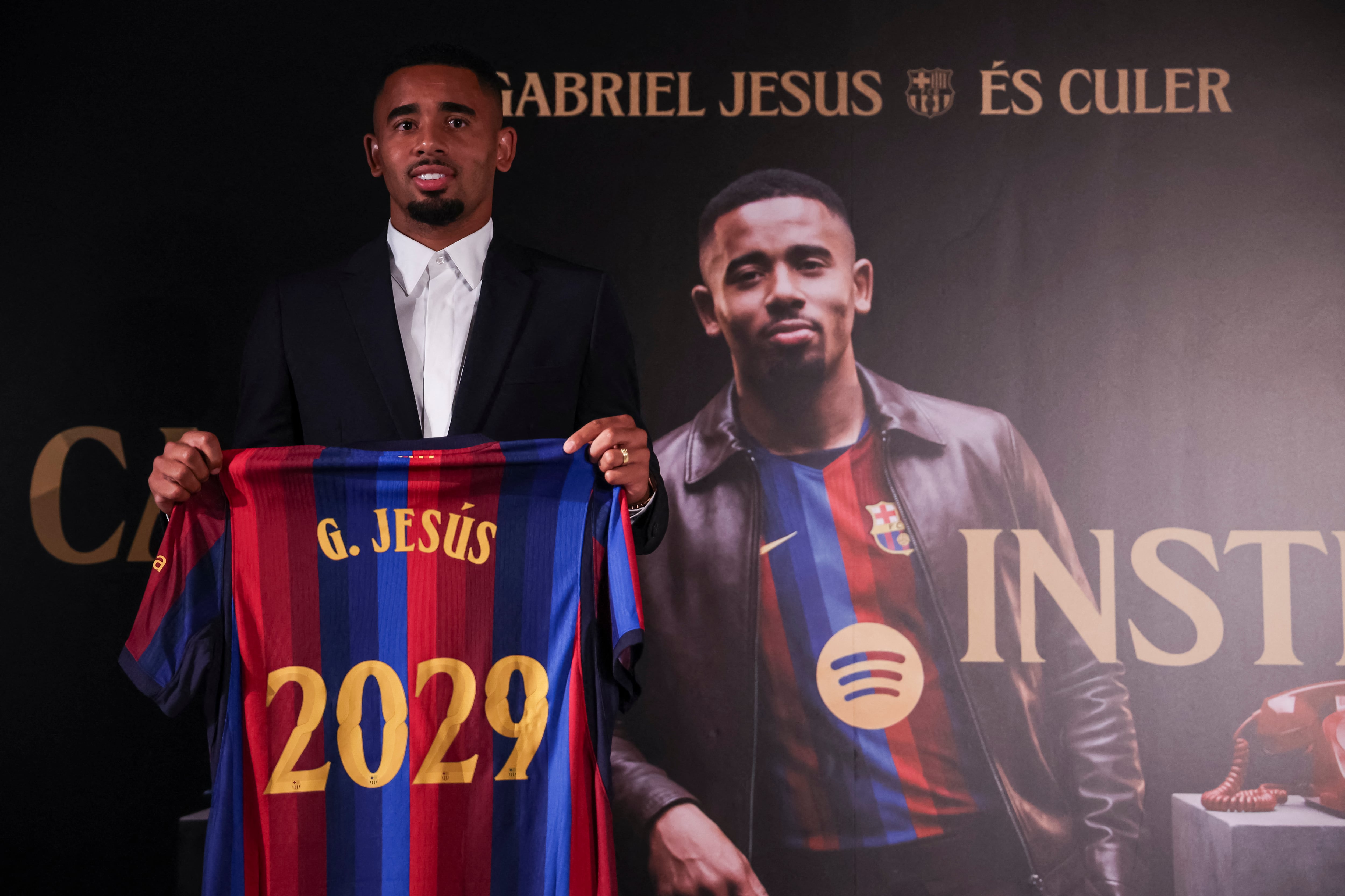 Gabriel Jesús firmó por Barcelona hasta 2029
