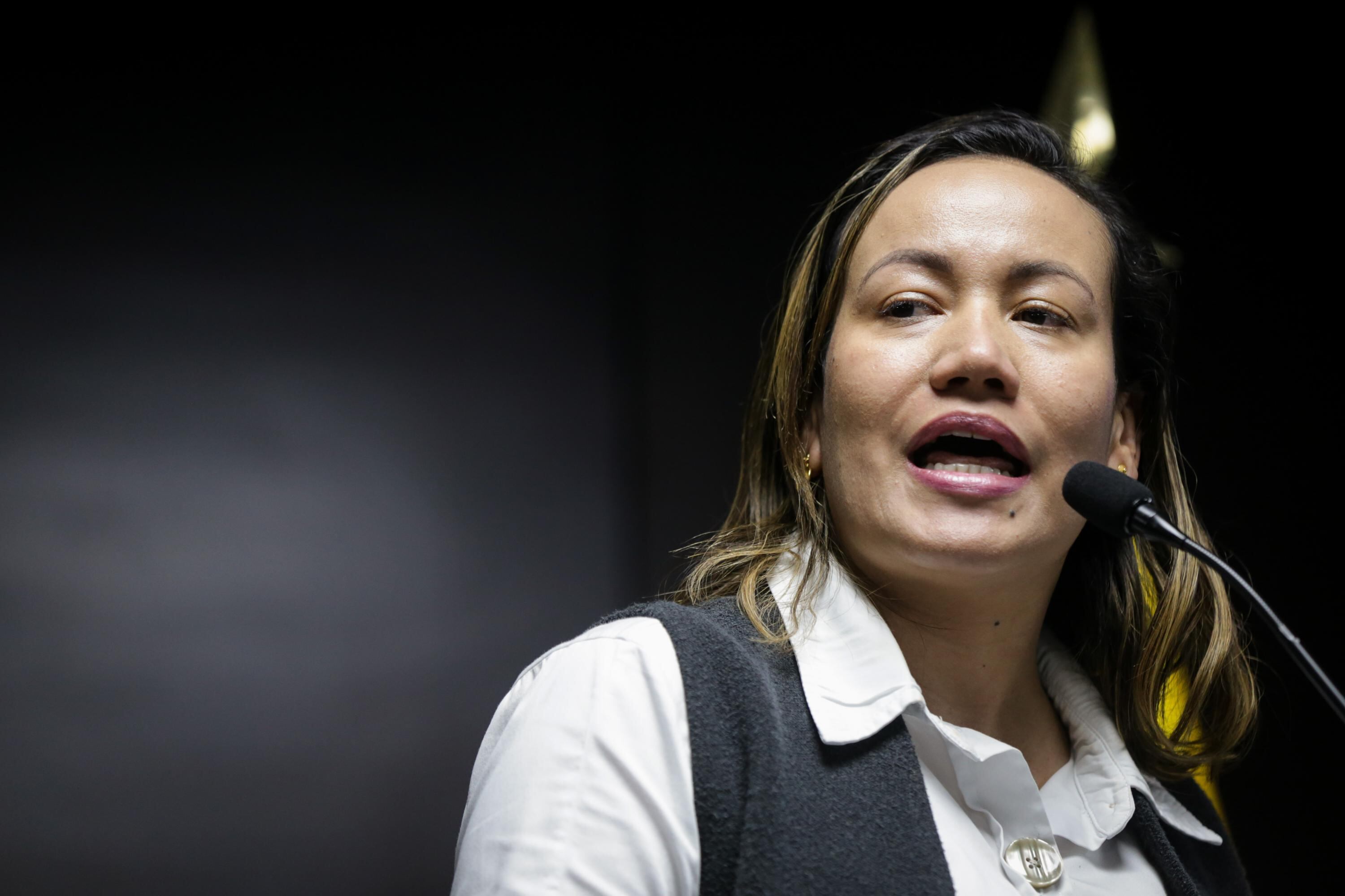 La ministra de Salud, Carolina Corcho, ha sido duramente cuestionada desde diferentes sectores. 