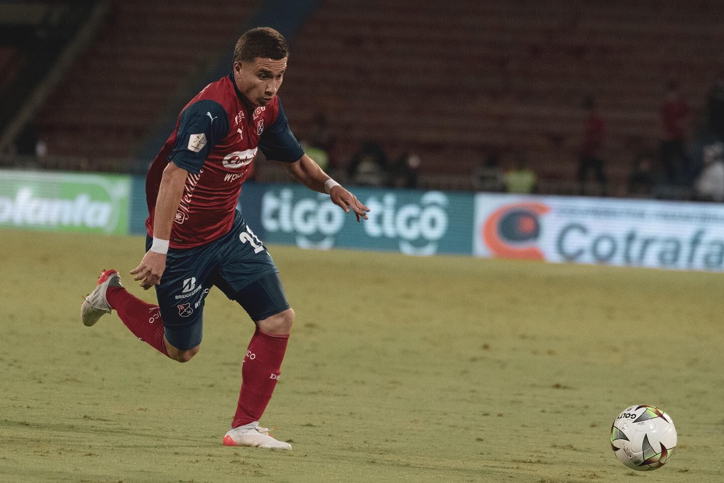 Juan Pablo Gallego jugando para el Medellín.