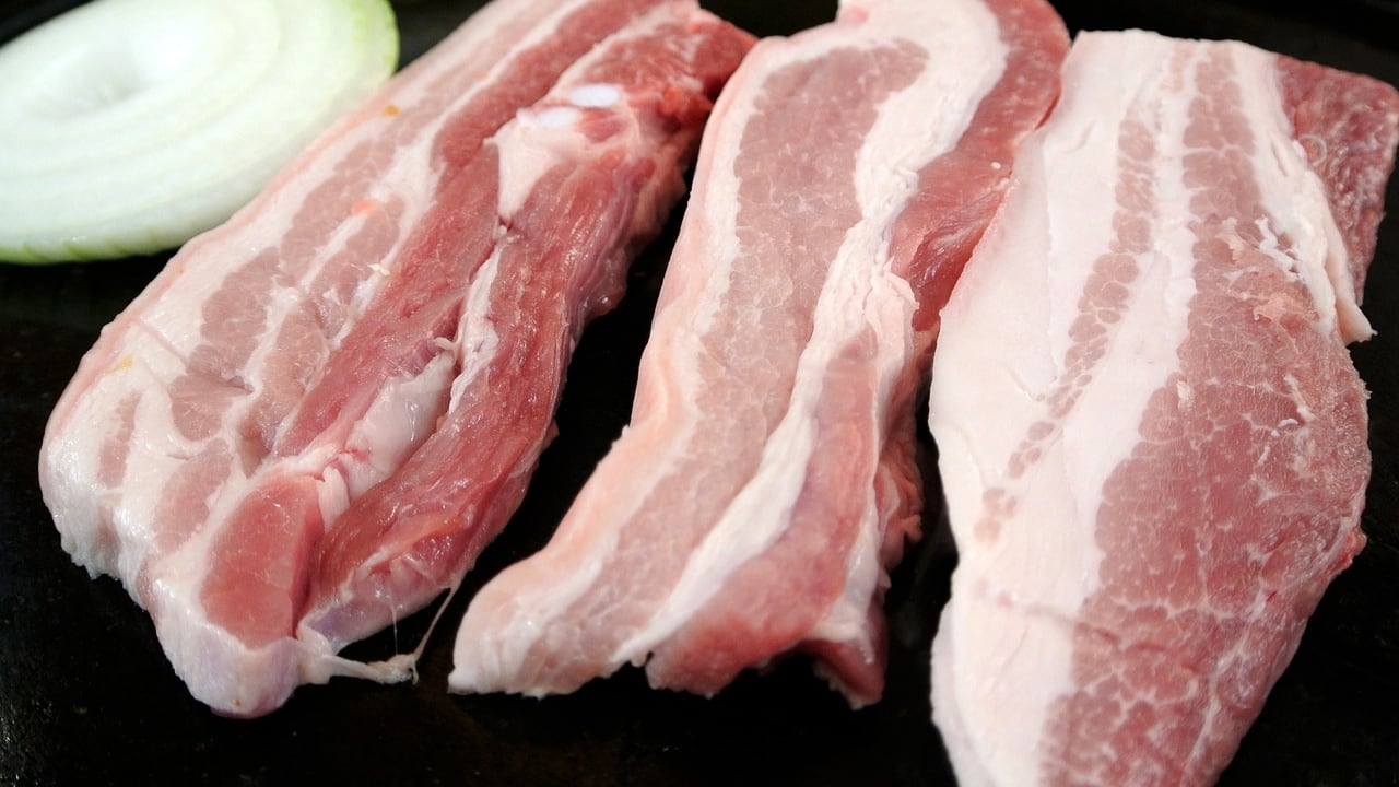 La carne roja es uno de los alimentos con mayor cantidad de hierro.