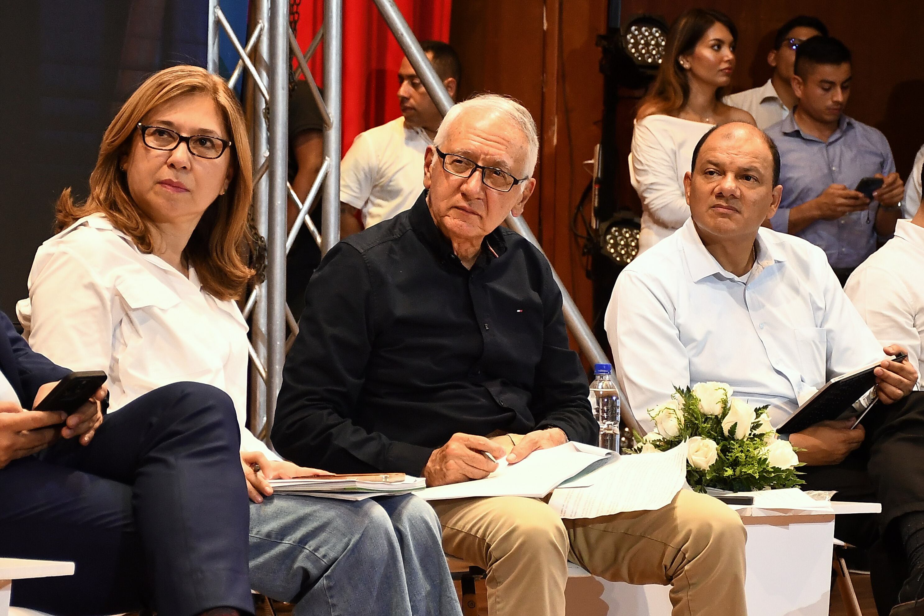 Así se desarrolla la audiencia pública de la Reforma a la Salud en con la senadora Norma Hurtado y Guillermo Alfonso Jaramillo, Ministro de Salud, Maria Cristina, secretiria de Salud del Valle  Cali, hoy  1 de Marzo / Foto Wirman Rios / EL PAIS