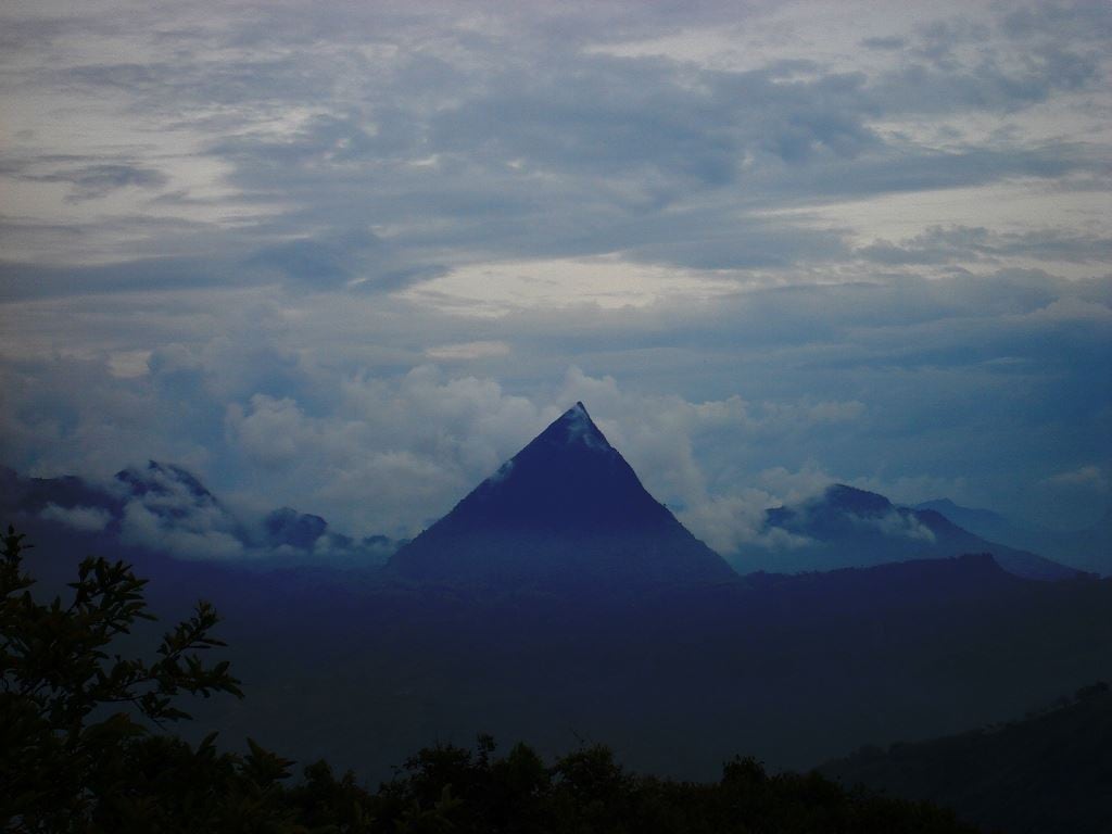 Visite la pirámide natural más grande de Colombia y el mundo: ¿dónde queda y qué experiencias ofrece este lugar?