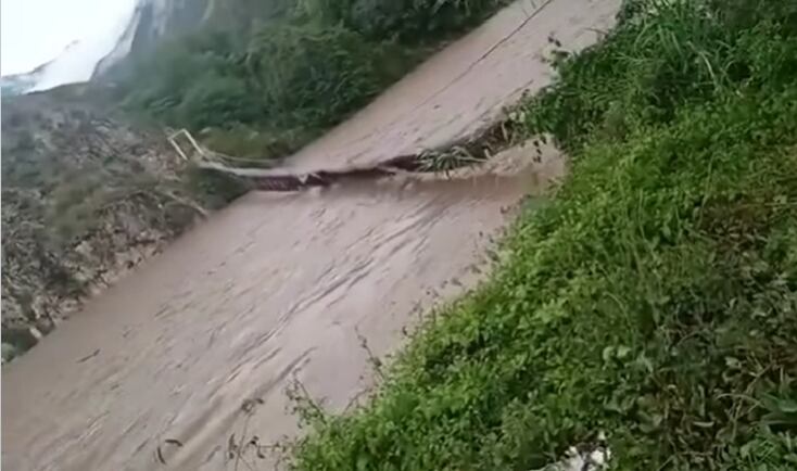 El puente conectaba al municipio de Aratoca con la vereda San Miguel de Cepitá.