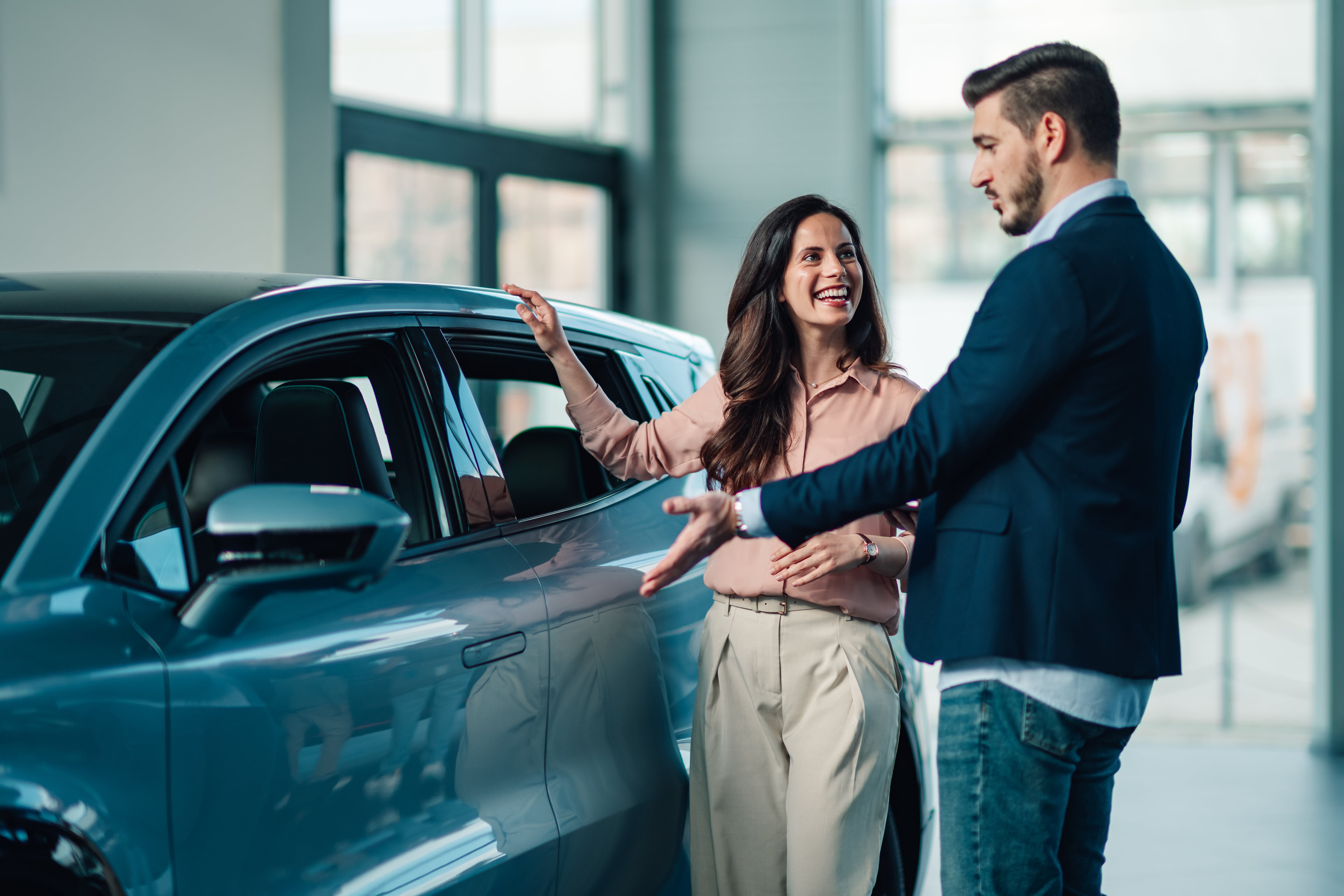 Seguridad, desgaste y tecnología: las pistas que revelan cuándo cambiar de carro.
