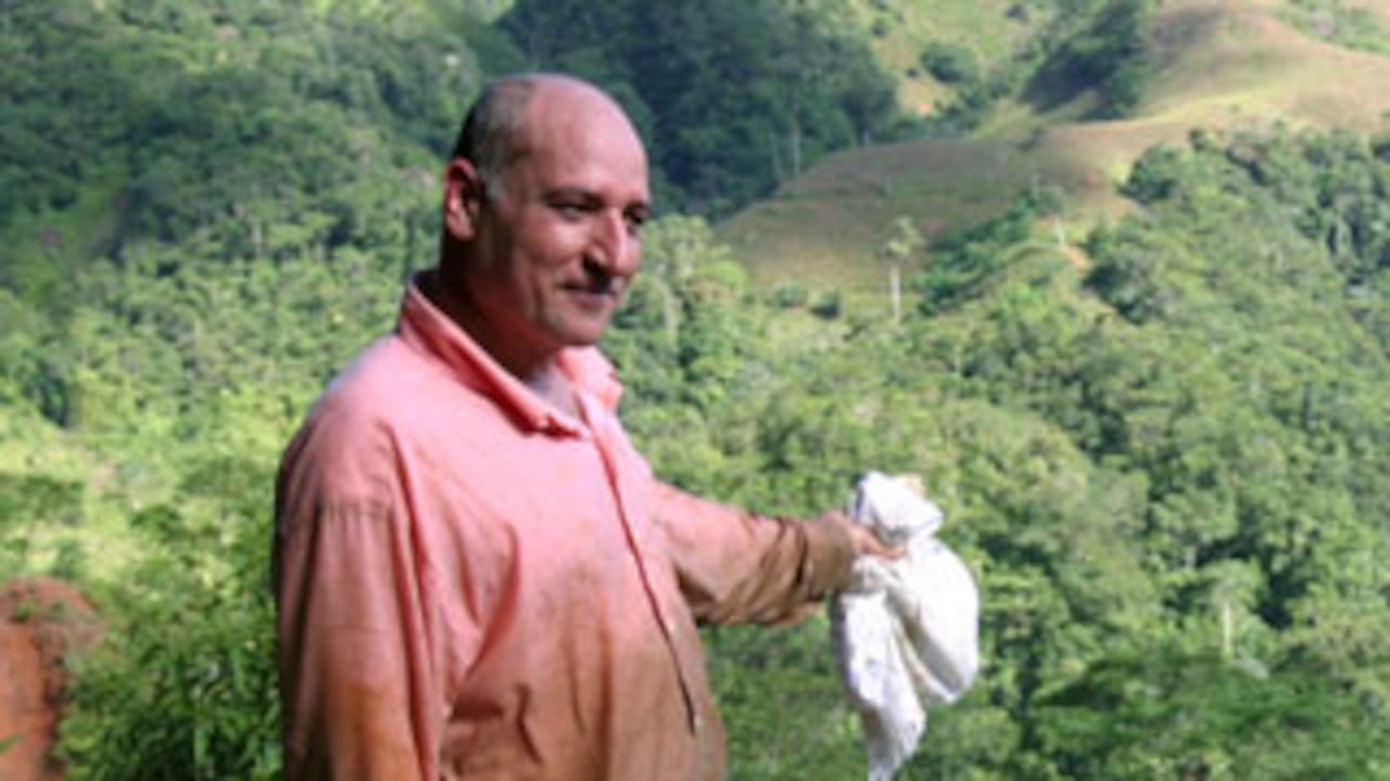 La huella fresca de Vicente Castaño se siente en Urabá, Córdoba y todos los Llanos orientales. Con su dinero y su experiencia puede crear un ejército criminal poderoso en poco tiempo. Y lo está haciendo.