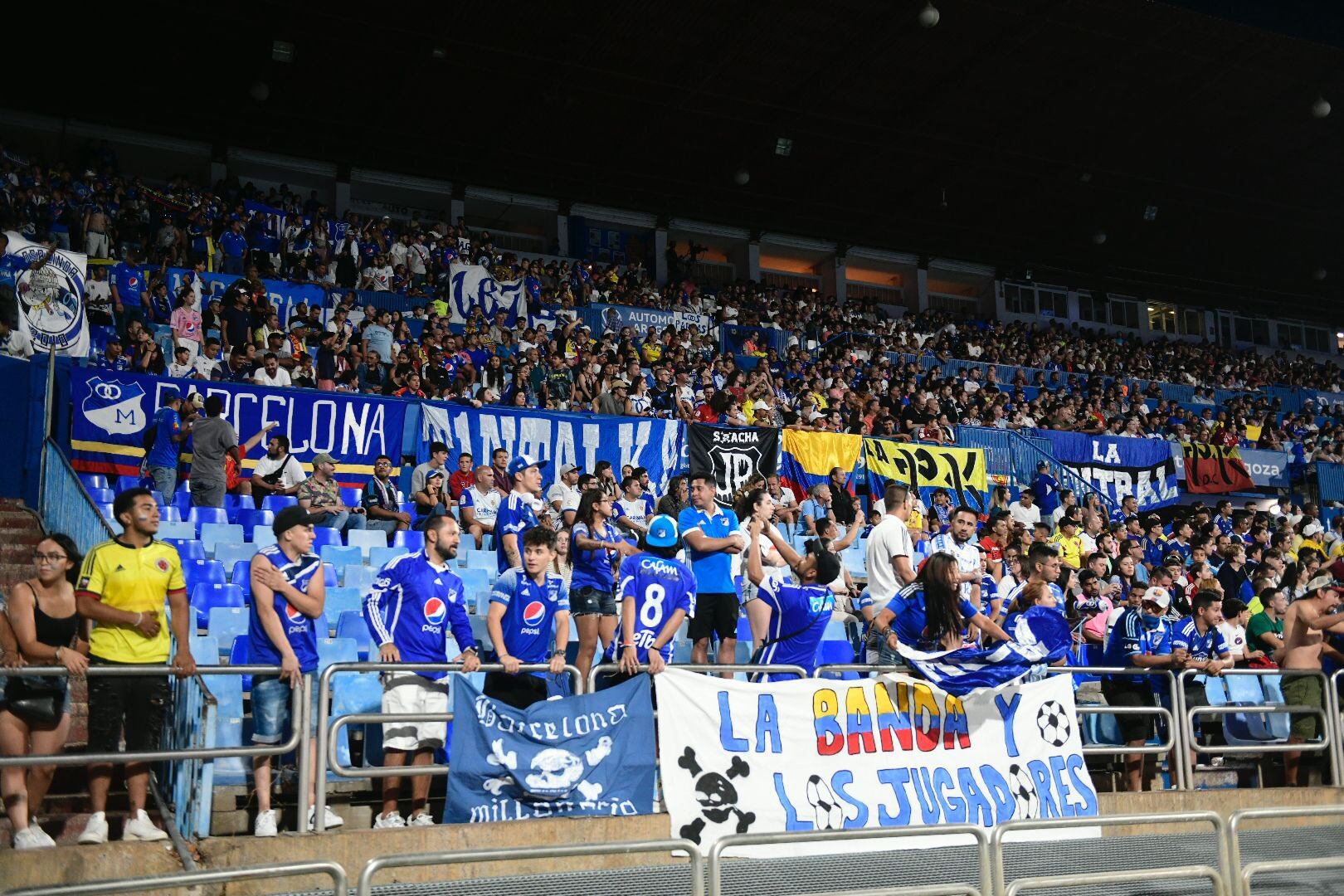 Los hinchas de Millonarios asistieron a la exhibición ante Real Zaragoza