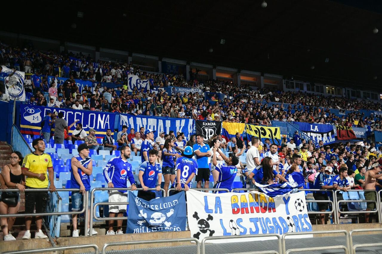 Los hinchas de Millonarios asistieron a la exhibición ante Real Zaragoza