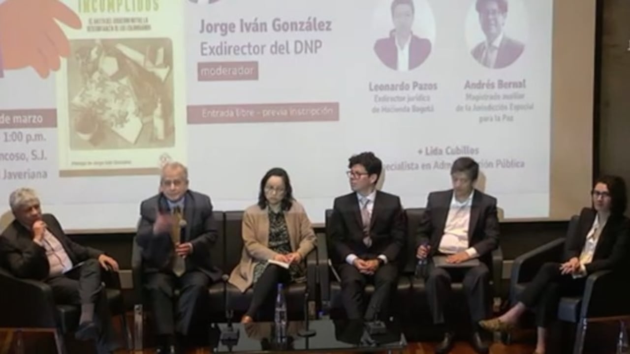 Lanzamiento del libro 'Compromisos incumplidos'