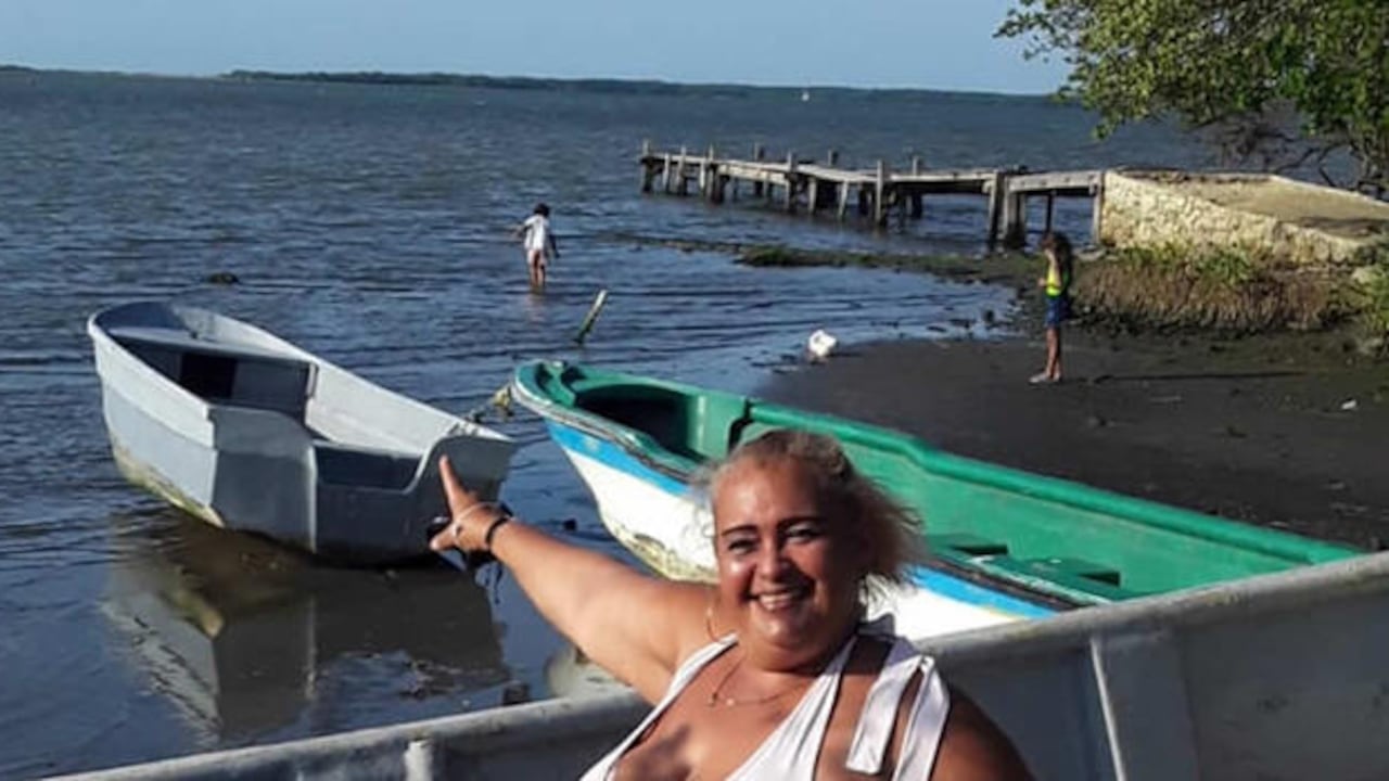Angélica Cifuentes, conocida como 'La Mona', única pescadora del Atlántico
