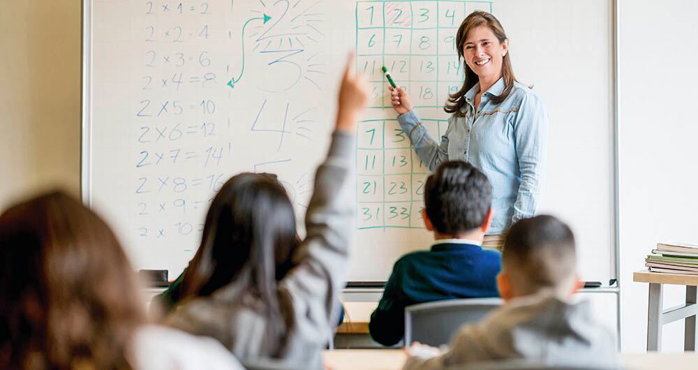 Formar a profesores y alumnos en IA es una de las claves para evitar desinformación.