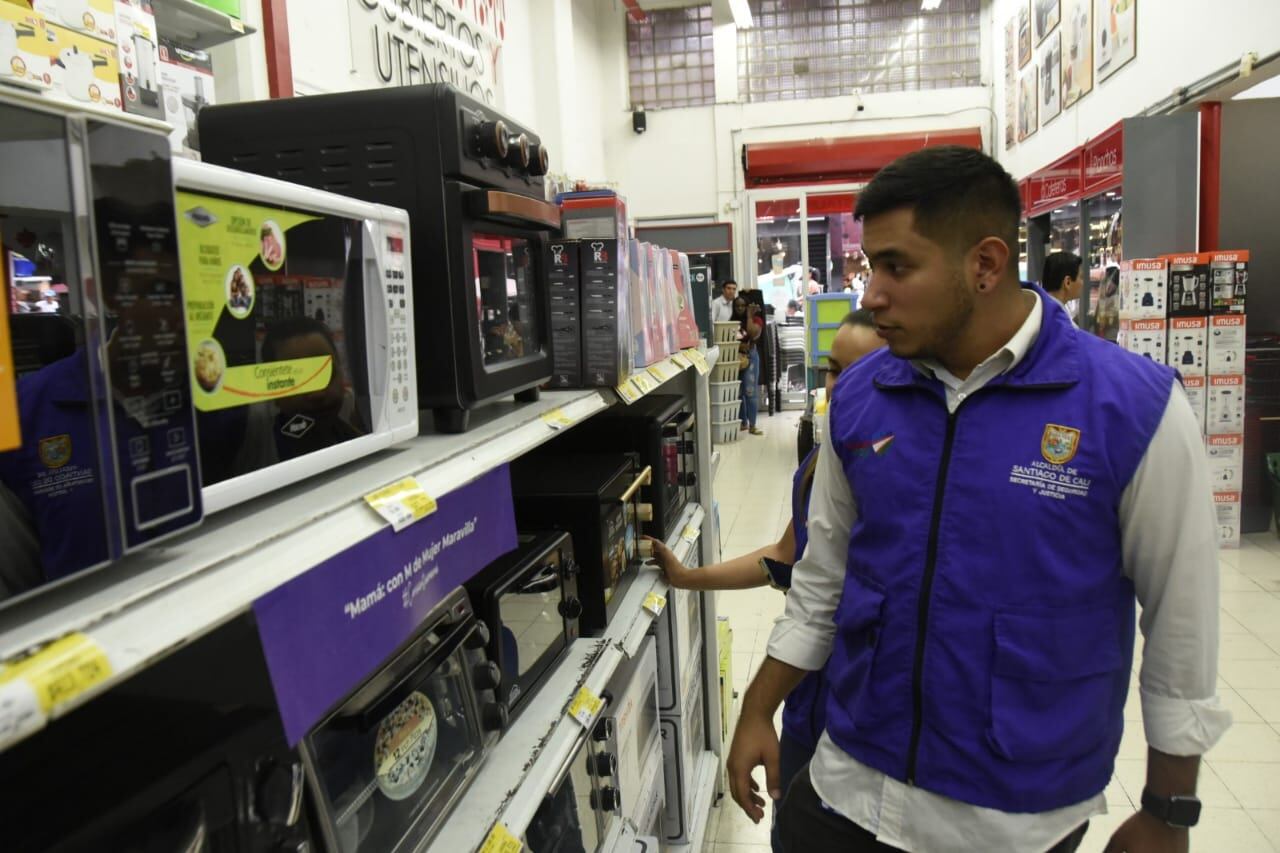 Gas en Cali: realizan operativos por altos precios de electrodomésticos y de cilindros; esto encontraron.