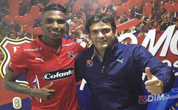 El día de la presentación de Johan Arango como jugador del Medellín (2016).