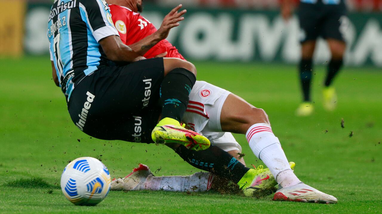 Jaminton Campaz fue titular en la victoria de Gremio sobre Inter.