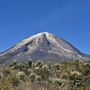 El Nevado del Tolima es un volcán ubicado en la Cordillera Central de los Andes en Colombia, y hace parte del parque nacional natural Los Nevados.