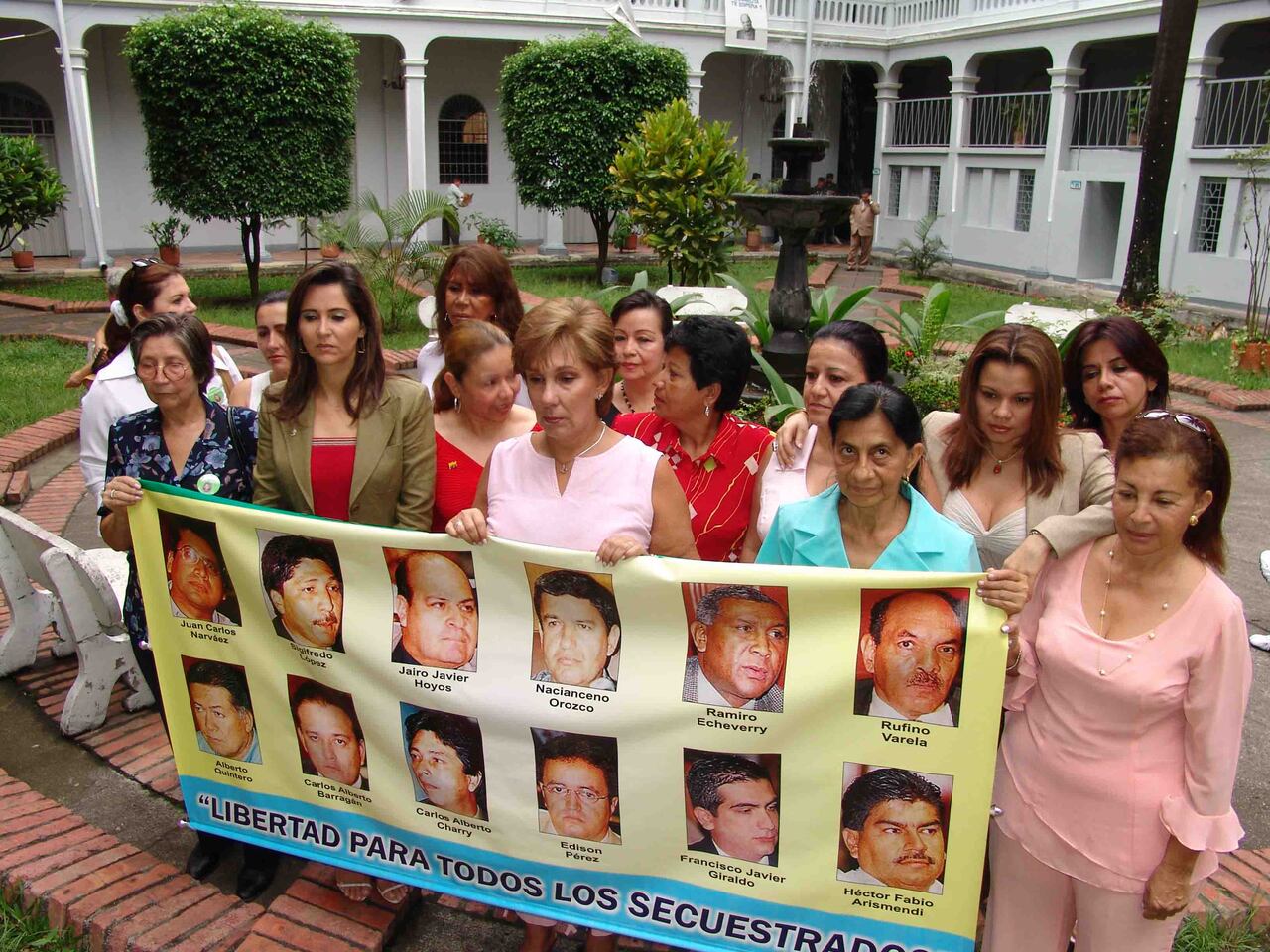 FAMILIARES DE LOS DIPUTADOS DEL VALLE SECUESTRADOS