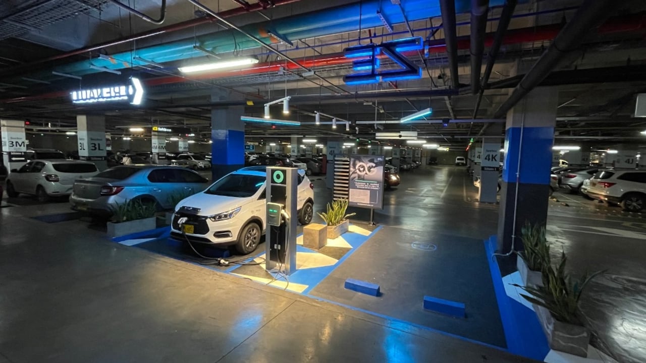 Tenga en cuenta los costos adicionales al precio de los vehículos eléctricos en Colombia. Foto: Oasis Group