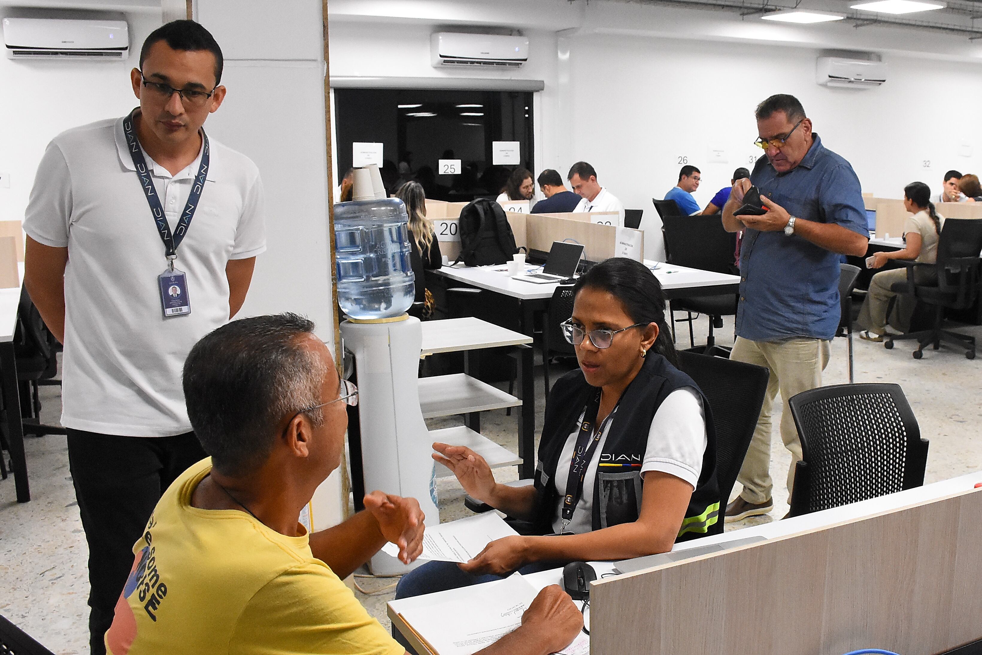 Entrevista Director y Feria de Servicios de la DIAN Seccional Cali.