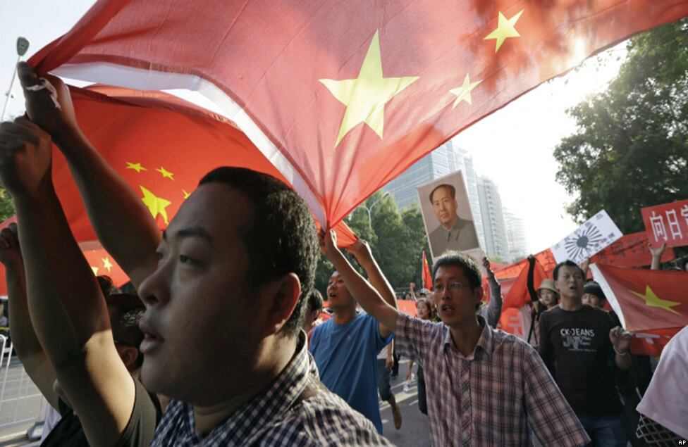 En este contexto, la firma japonesa de electrónica, Panasonic, anunció que suspenderá parte de sus operaciones en China, tras los ataques sufridos en dos de sus fábricas. 