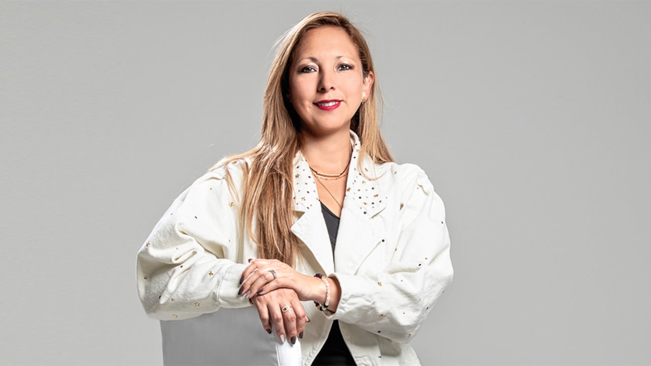 Alexandra OviedoFundadora de 03 Smart CitiesHan recibido el apoyo de la Cámara de Comercio de Bogotá y Alexa Oviedo ingresó al programa Mujeres Tech, una aceleradora de esta entidad. En 2020 también se convirtieron en empresa BIC o Sociedades Comerciales de Beneficio e Interés Colectivo.